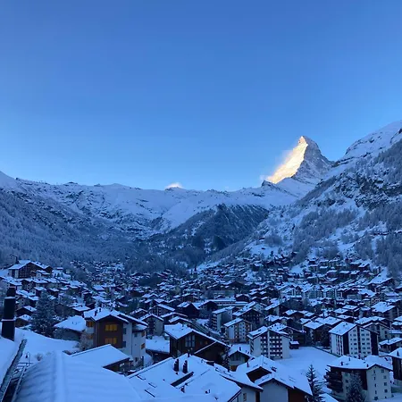 Modern Self-Catering Apartment With Matterhorn Views Zermatt Esterno foto